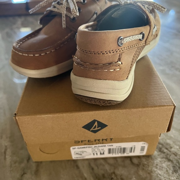 Boys size 11 sperrys - Picture 2 of 3